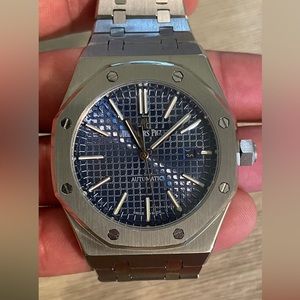 Audemars Piguet Royal Oak N°0688 Pre-Owned Rarely Worn.
